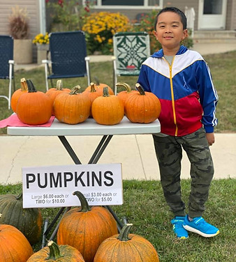 2020_KikoPumpkinStand.jpg