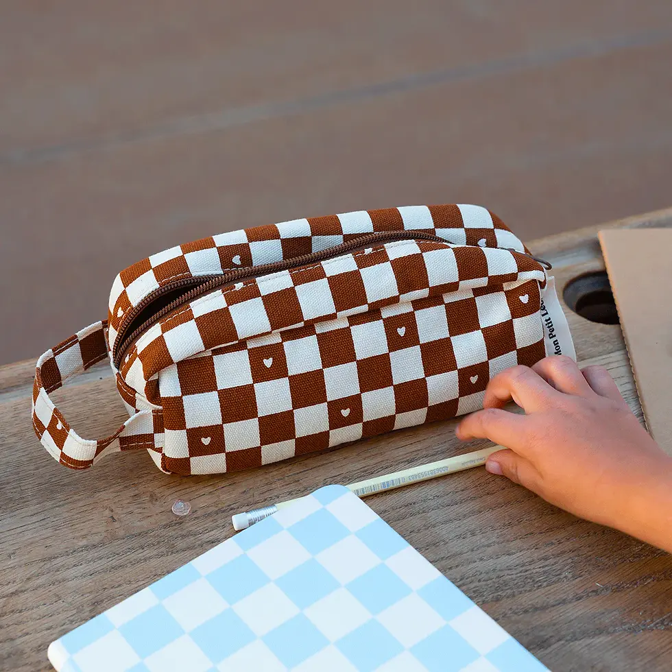 Trousse-rayures-damier-cœur-Mon-petit-Léon
