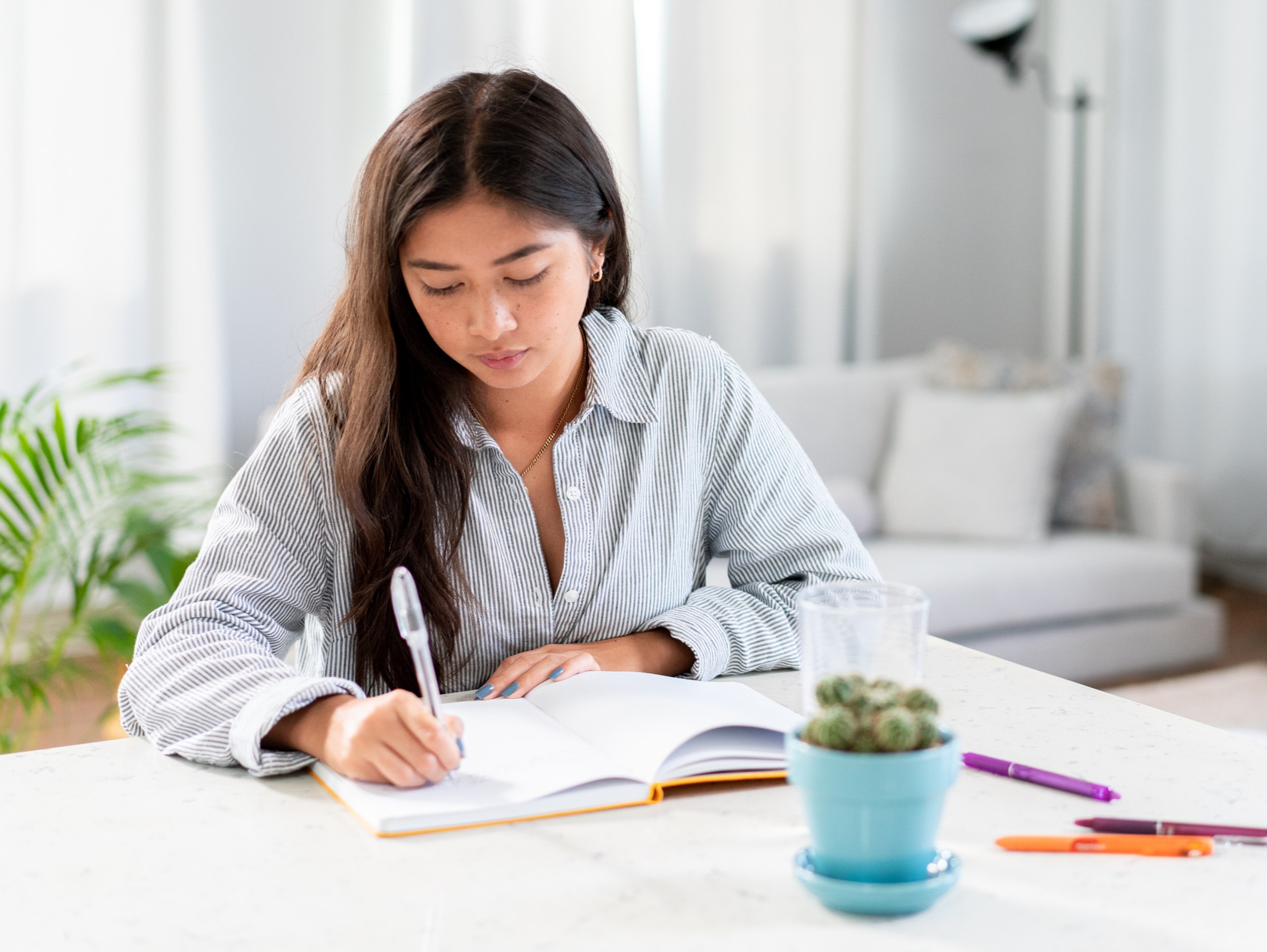 Clutter Vs Organized How to Start Organizing Your Cluttered Home