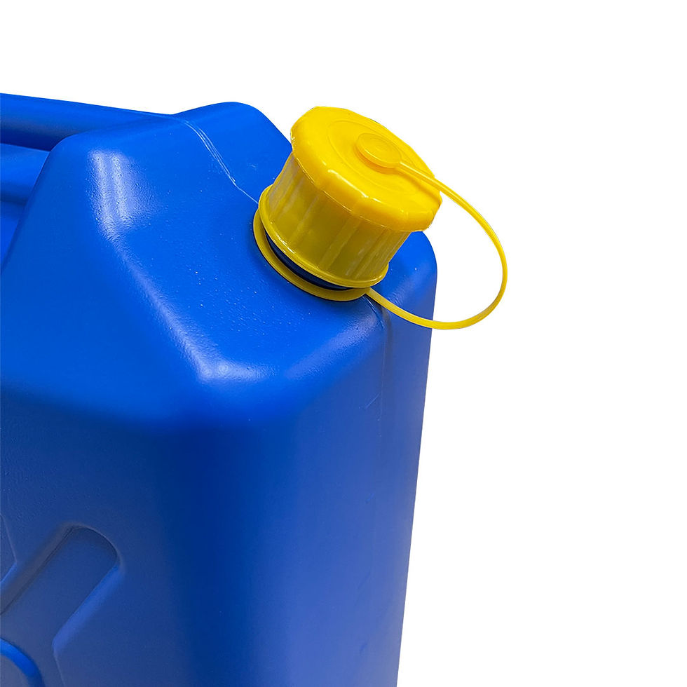 Miniatura: Perspectiva do galão em polietileno, azul, 20L, com tampa amarela fechada.