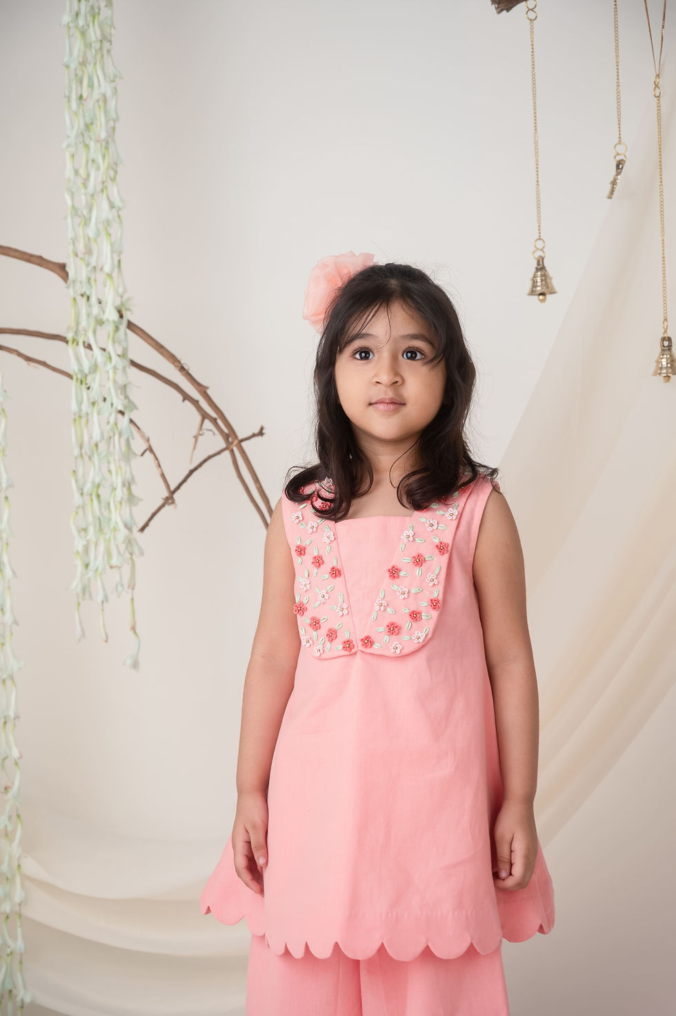 الصورة المصغرة: Pink Floral Hand Embroidered Co-ord Set