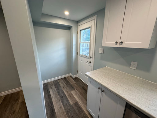 Choosing the Right Materials for Your Custom Kitchen Cabinets