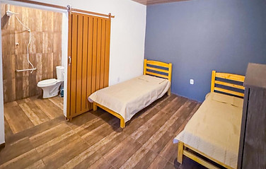 SUITE COM DUAS CAMAS_edited.jpg