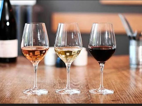 Dégustation de vins au Misty.jpg