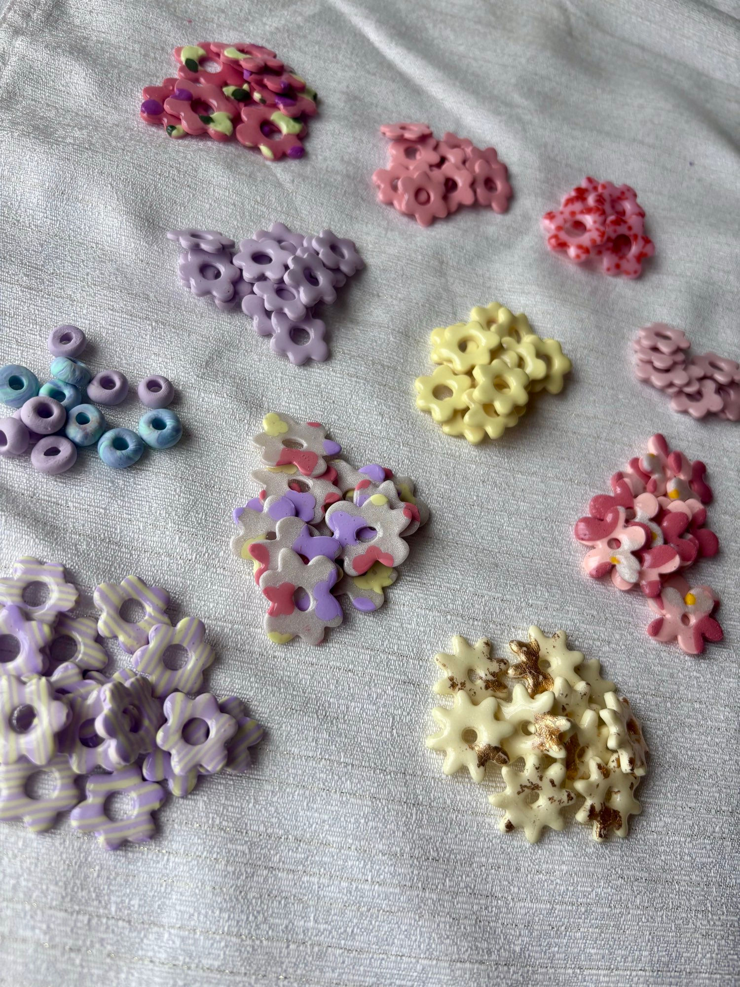 CHARMS  Seuls (vendus par paire identique )
