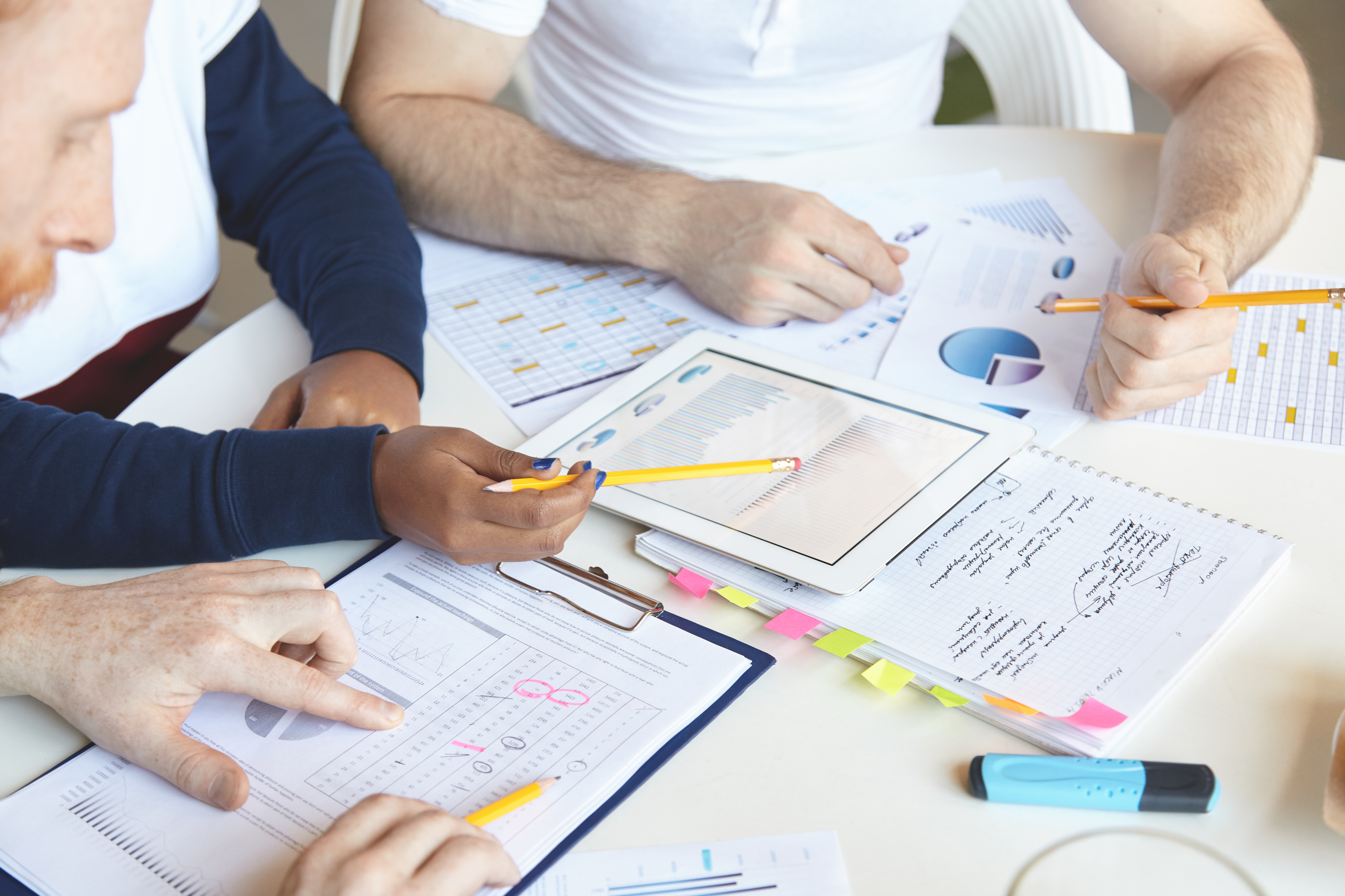 creative-people-diverse-ethnicities-working-business-plan-together-analyzing-growth-rate-v