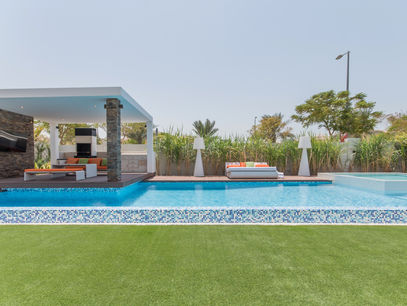 Why You Should Choose a Professional Swimming Pool Contractor?
