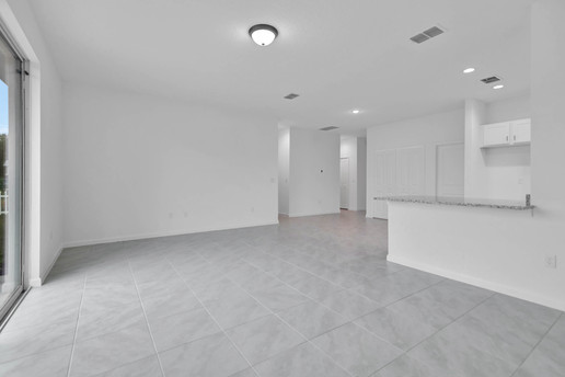 925 Magnolia Ave - New Construction Home in Holly Hill, FL