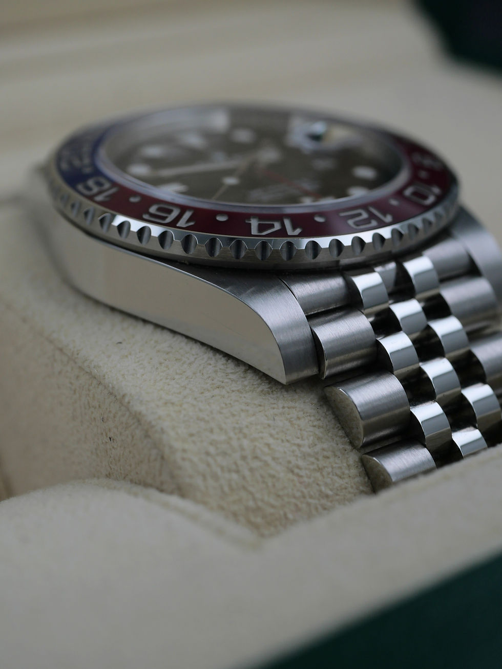 Thumbnail: Rolex GMT-Master II 'Pepsi' 126710BLRO