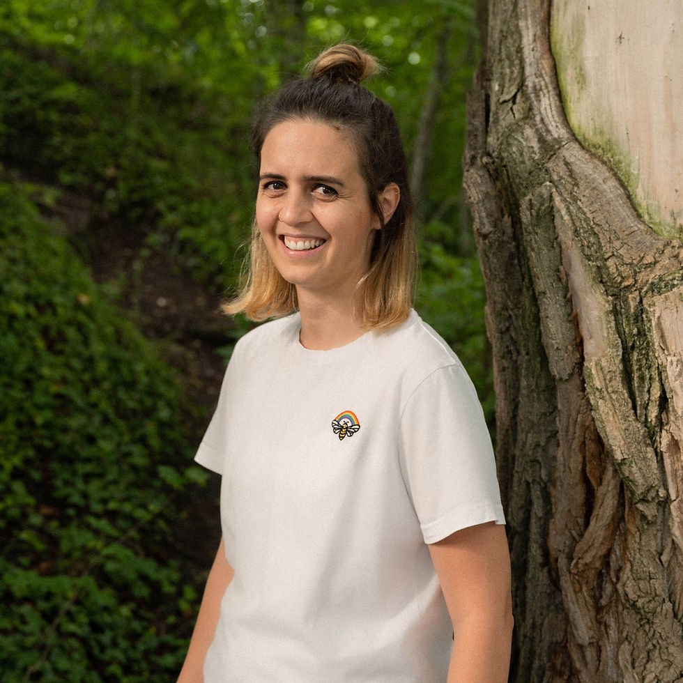 Miniature : Rainbow Bee T-Shirt - Relaxed Unisex