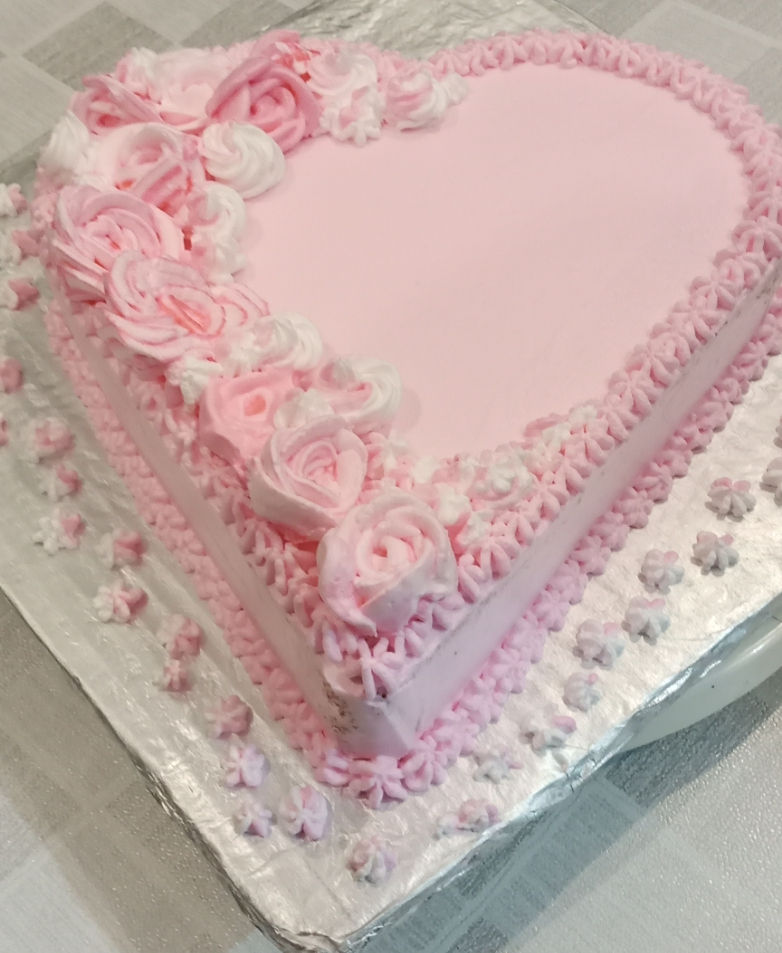 Fresh Cream Roses Cake