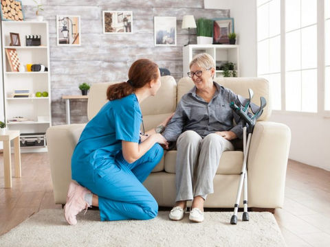 female-nurse-talking-with-an-old-woman-e1673753243965-q0ohpj2if7rl0e00curbvj8qrg9scr7bw80g