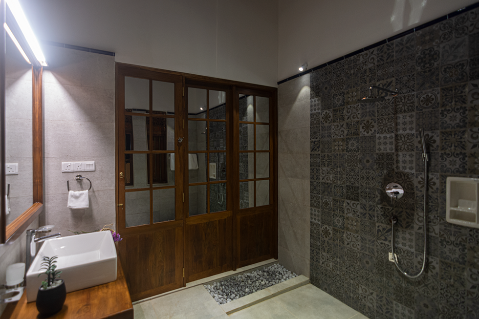 Contemporary Master Bathroom