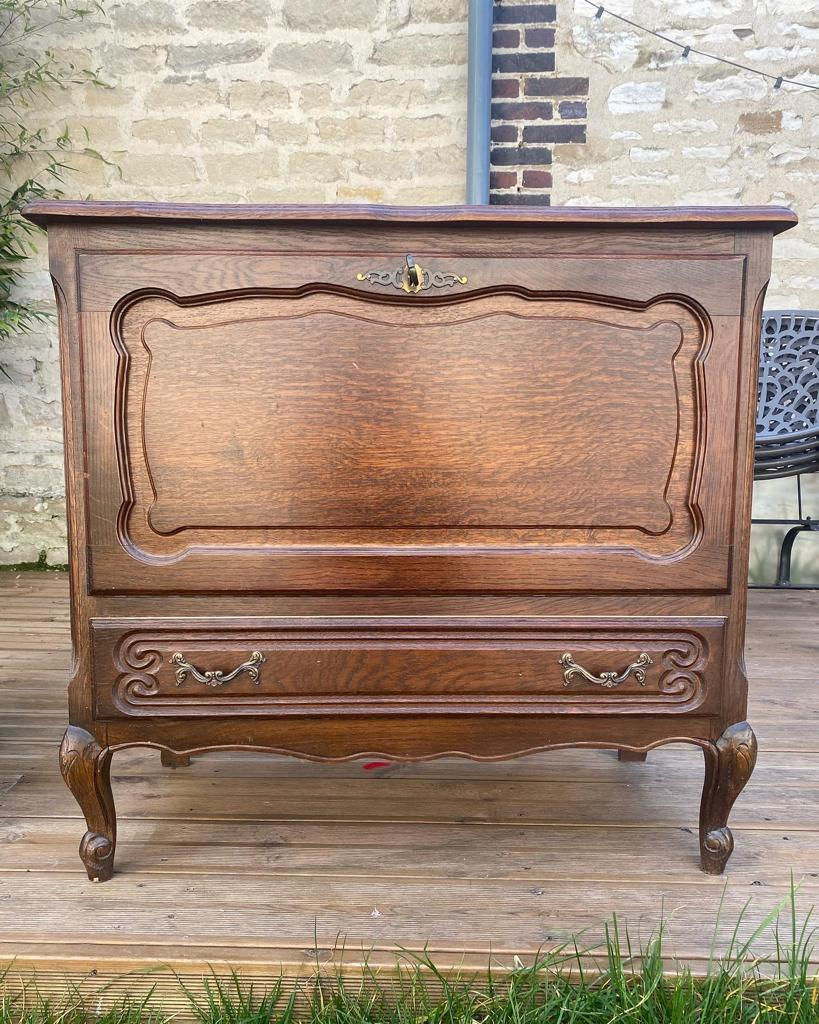 Miniature : Meuble rose avec cannage