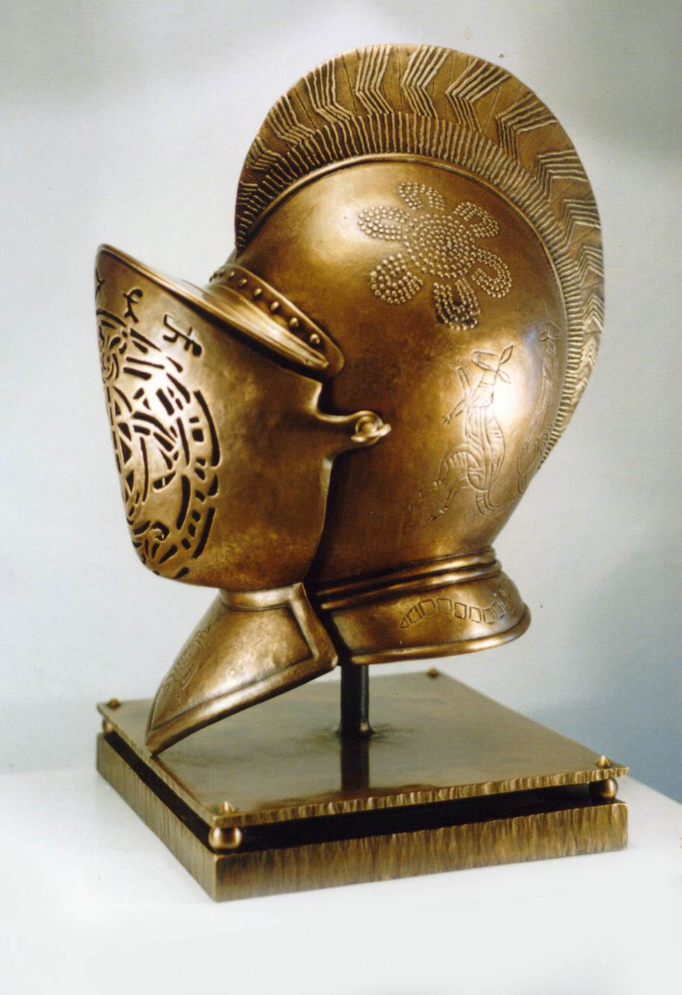 Jigomdjut helmet 50 cm h 1990
