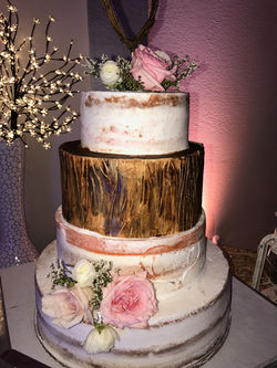 Wedding Cake By Capitolio