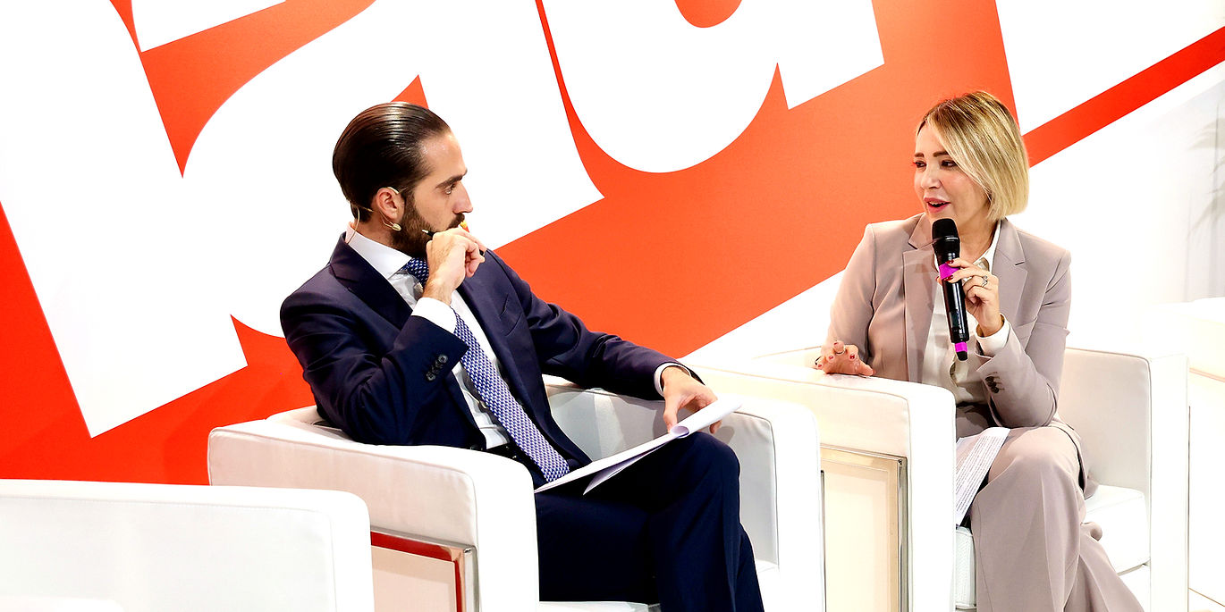 Andrea Frollà modera l'evento live di apertura di Smau insieme a Federica Santin, Trenord