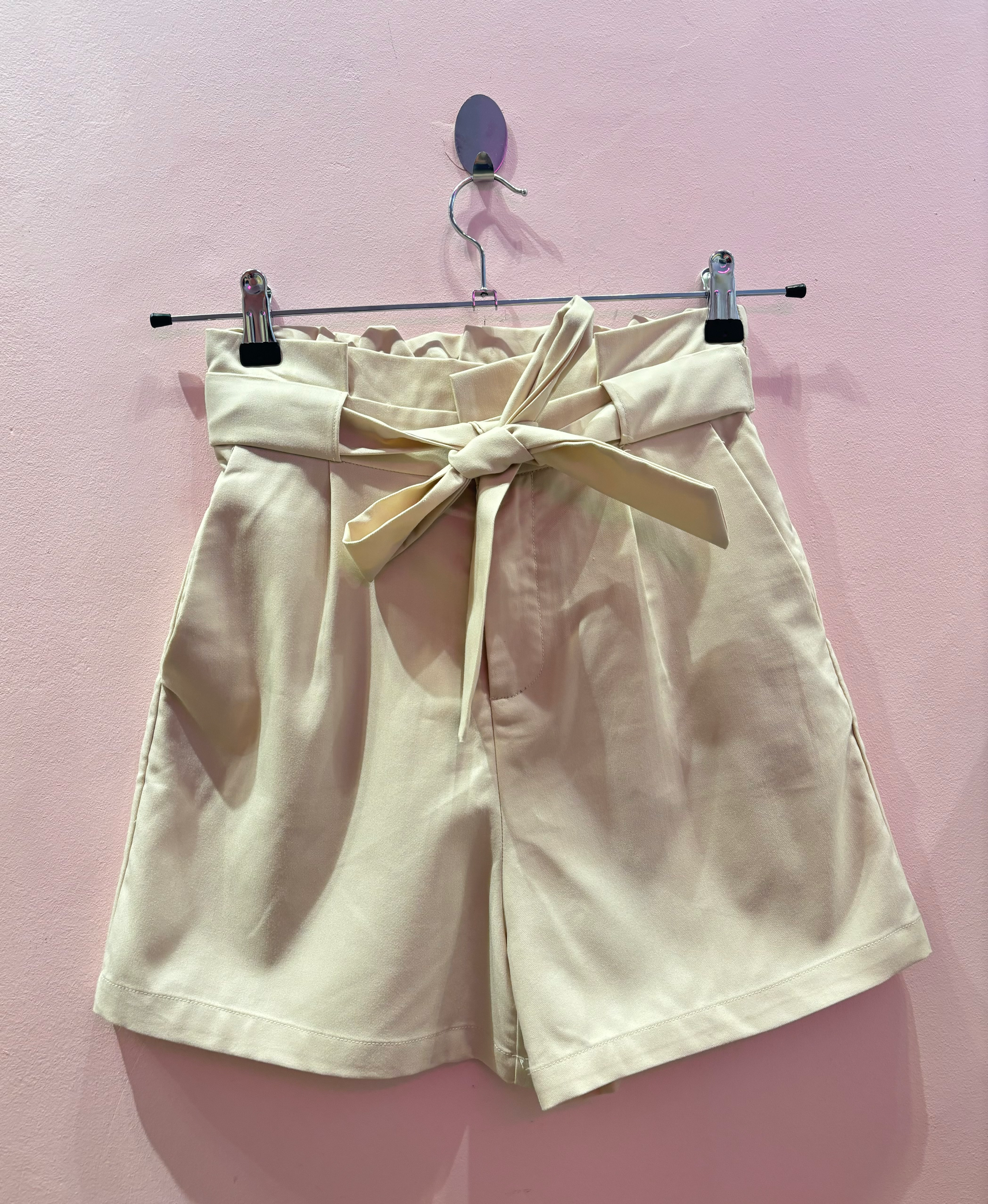 Short beige