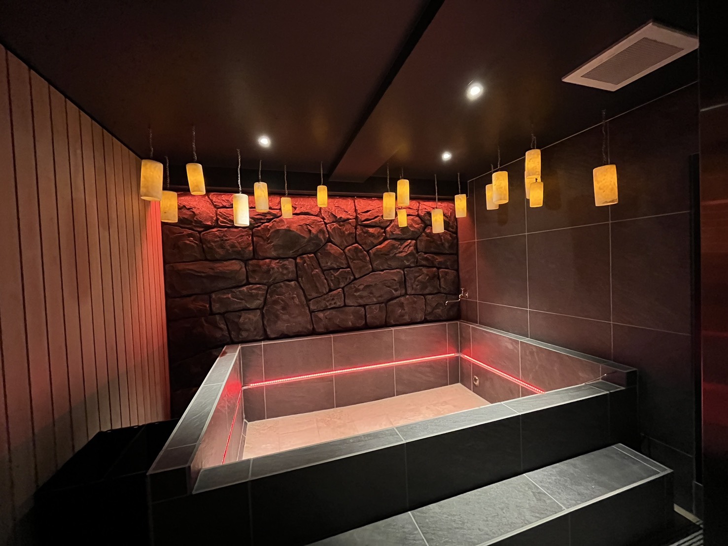 SAUNA JAPON interior