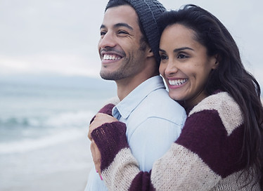 Couple étreignant