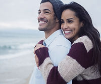 Couple étreignant