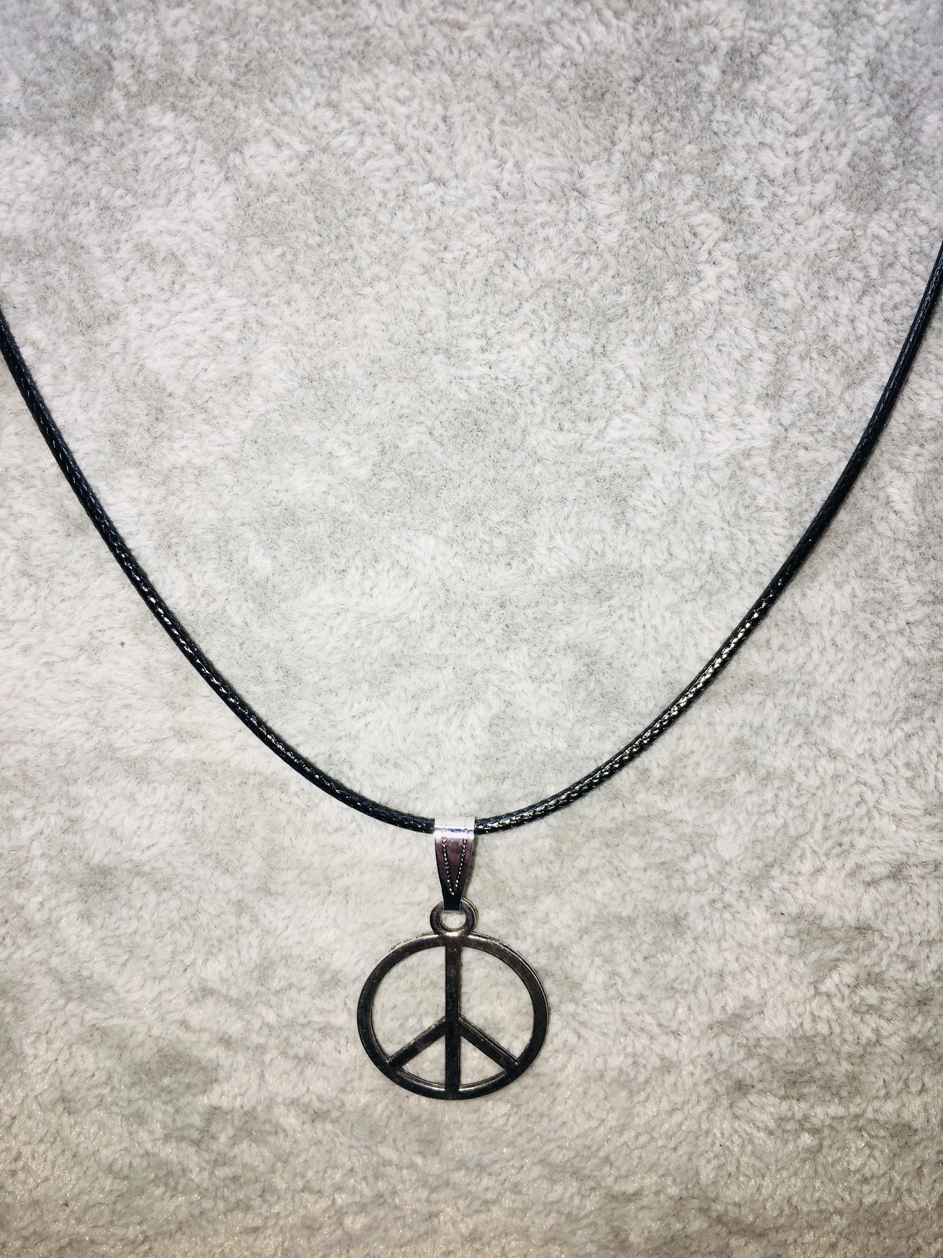 Lg Peac Sign 20 inch Rope Necklace