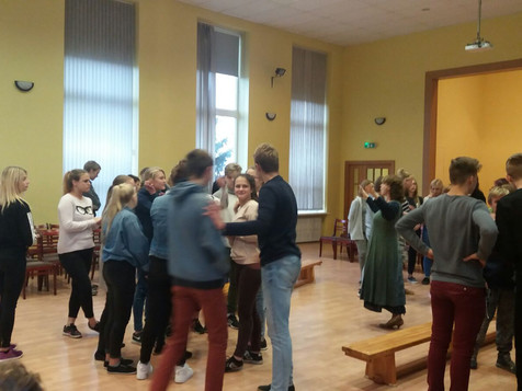 Pašizaugsmes treniņš un saskarsmes spēles