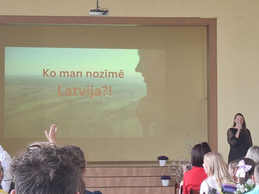 Svinam Neatkarības dienu