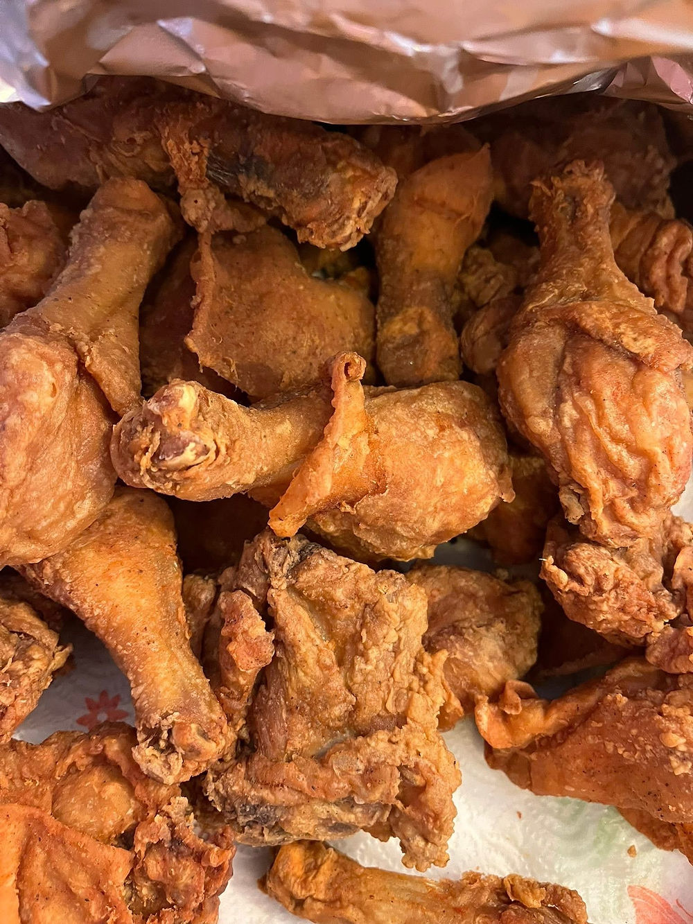 Many crispy fried chicken pieces