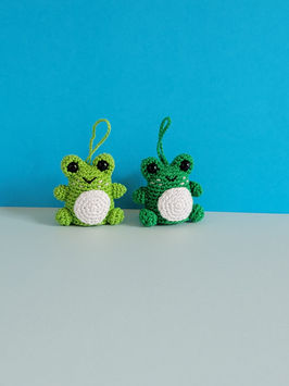crochet frog keychain etsy shop