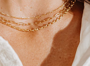 Gold chain necklace
