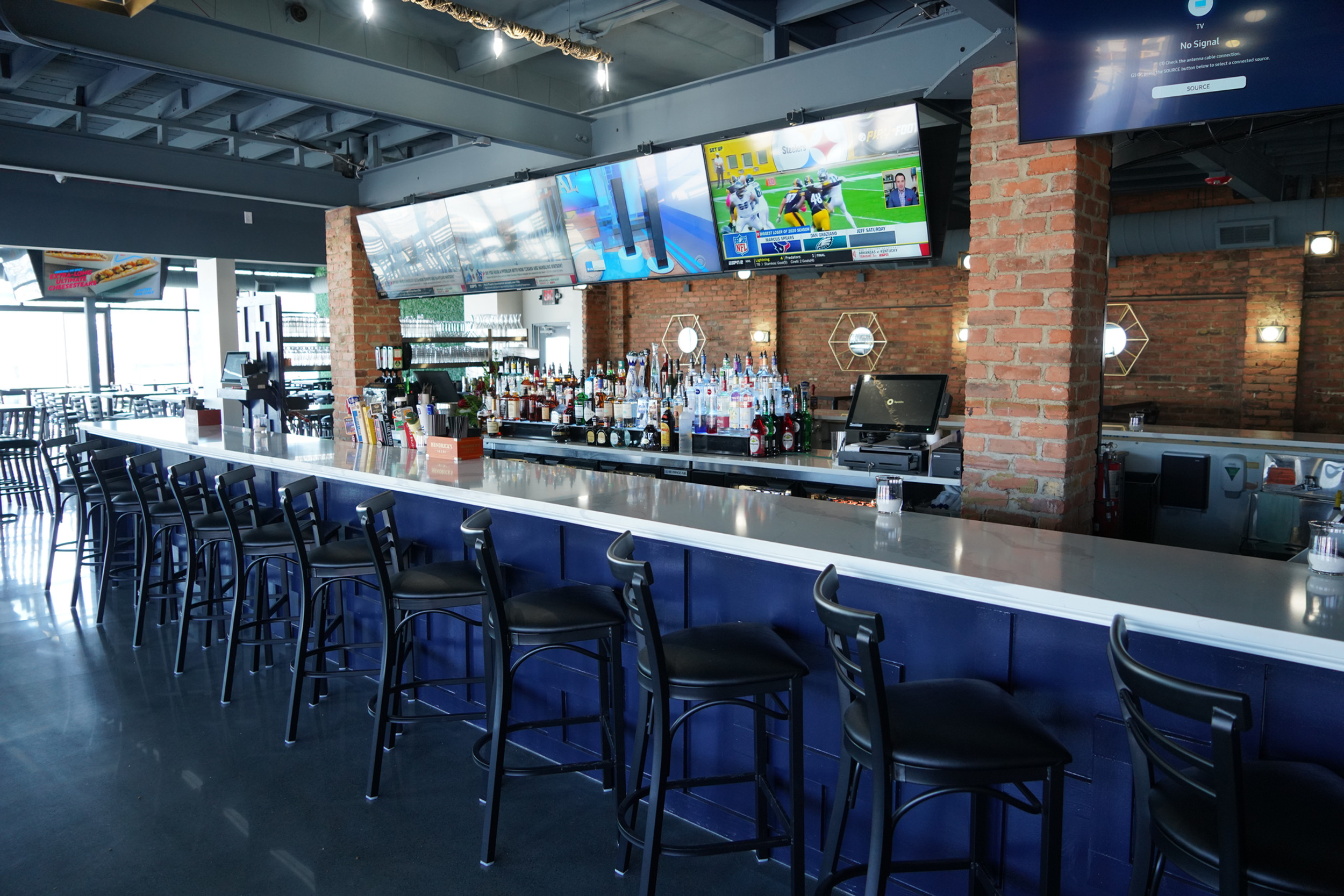 Home Zef's Dockside St. Clair Shores