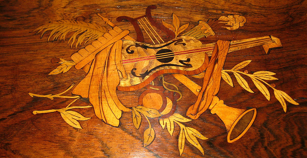 Marquetry veneer on the surface of the music box