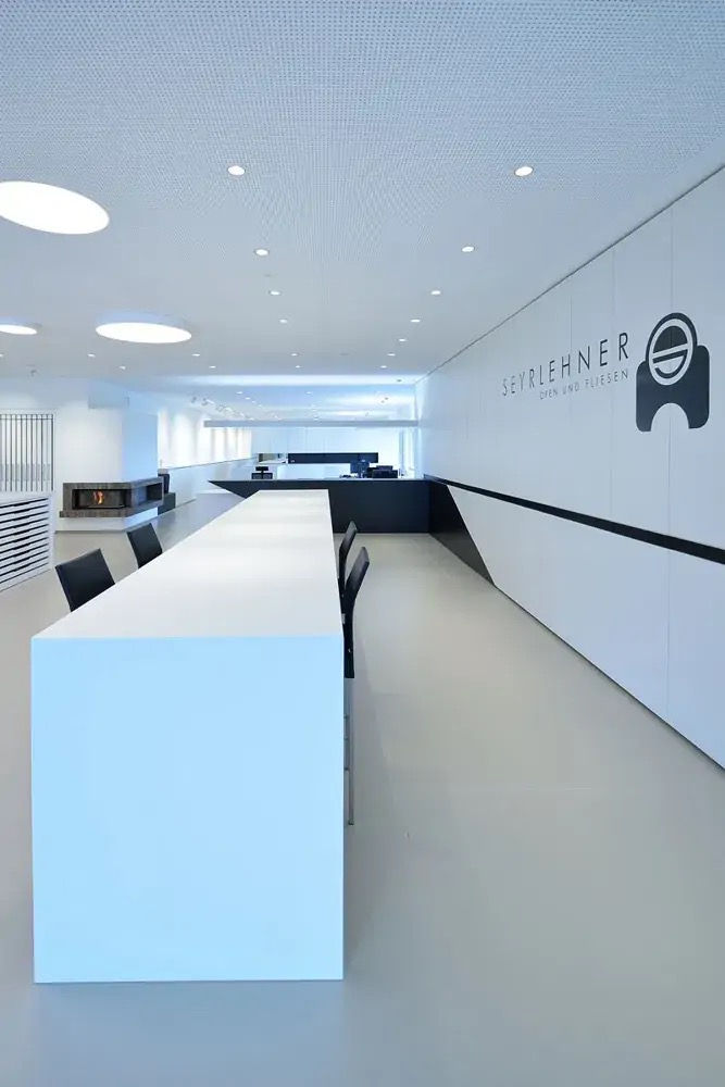 Architekturorientierte Fliesen- und Oberflächenlösungen.