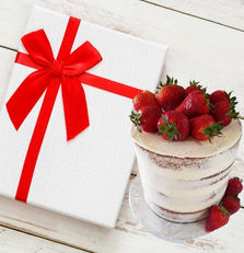 White chocolate mud cake from Stentons Cakes, perfect for special occasions and celebrations on the Gold Coast.