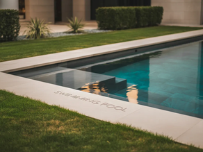 Piscine coque : guide d’achat et installation en 2025