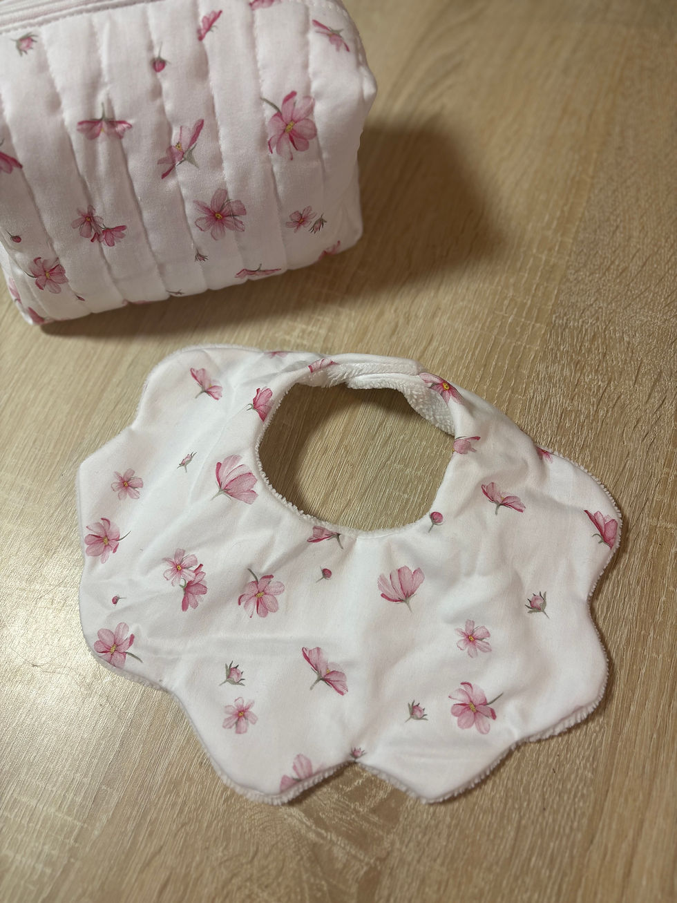 Miniature : Bavoir Fleur 0/6mois Tissu au choix 