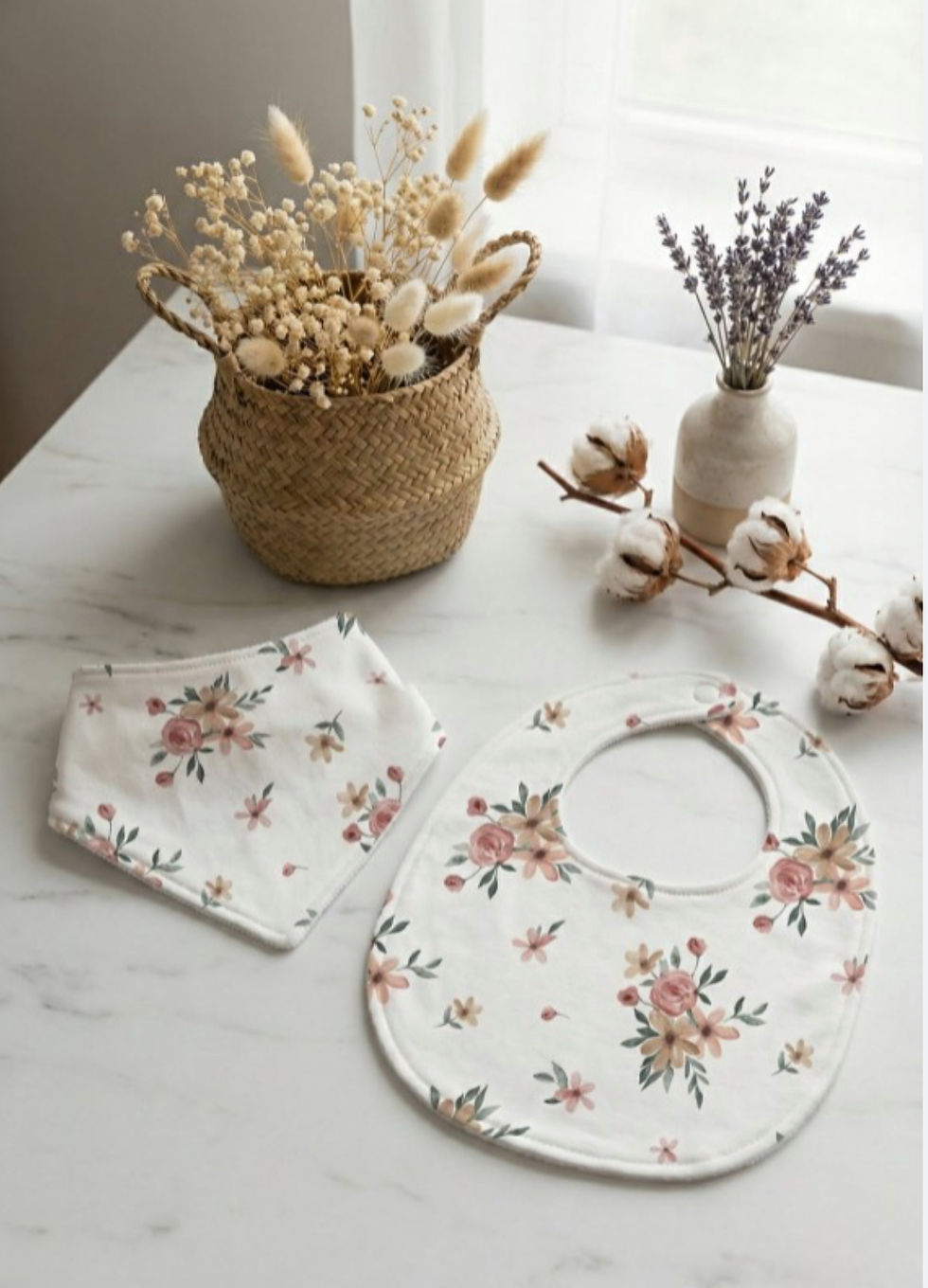 Bavoir Bohème classique – Double gaze fleurie & éponge bambou