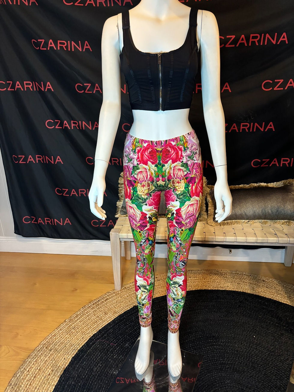 Thumbnail: Czarina Every Flower Blossoms Leggings