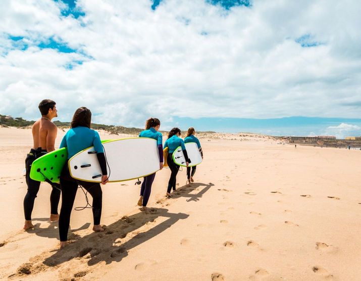group surf lesson guincho