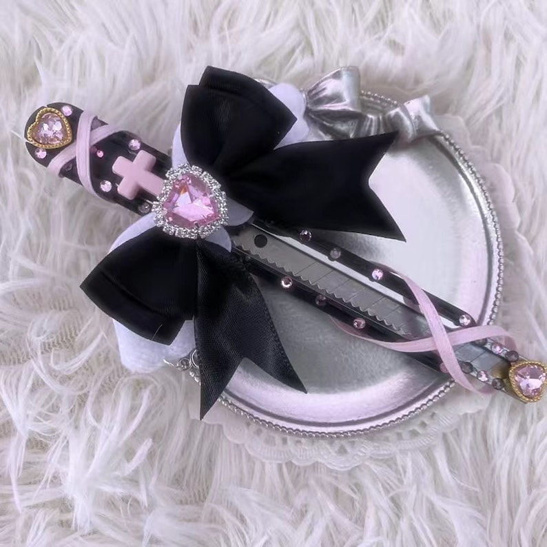 Thumbnail: kawaii custom craft knives
