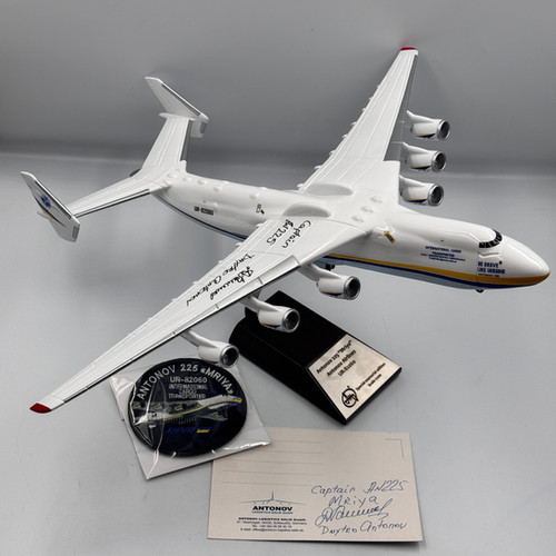 1/200スケールANTONOV AIRLINES AN-225モデル Official model Antonov