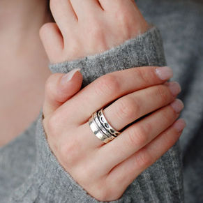 How can a meditation spinner ring help me?