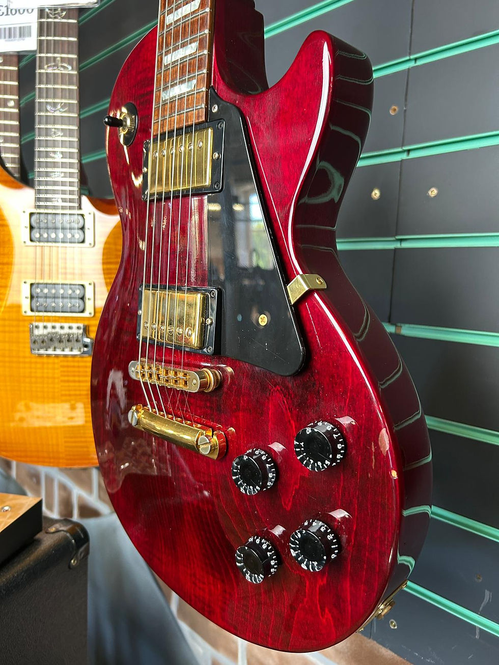Thumbnail: Gibson Les Paul Studio Wine Red 2005 Electric Guitar
