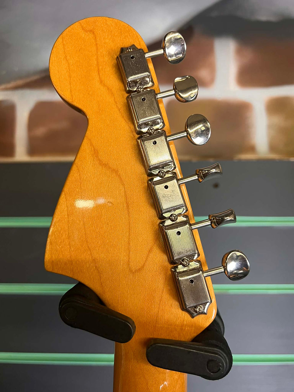 Thumbnail: Fender American Vintage '62 Jaguar 3-Color Sunburst 2001 Electric Guitar