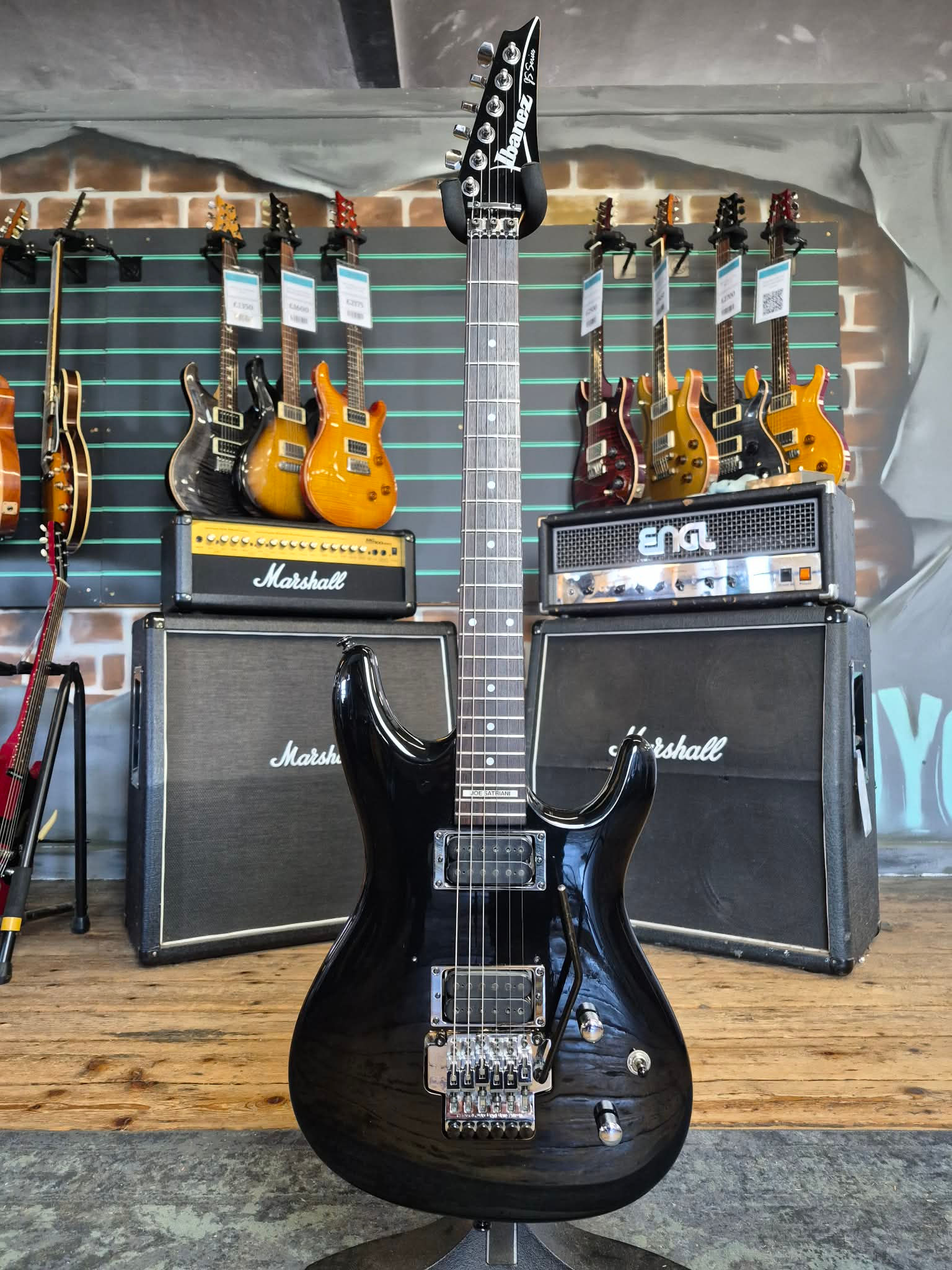 Ibanez JS100 Joe Satriani Signature Gloss Black 2001 Electric Guitar