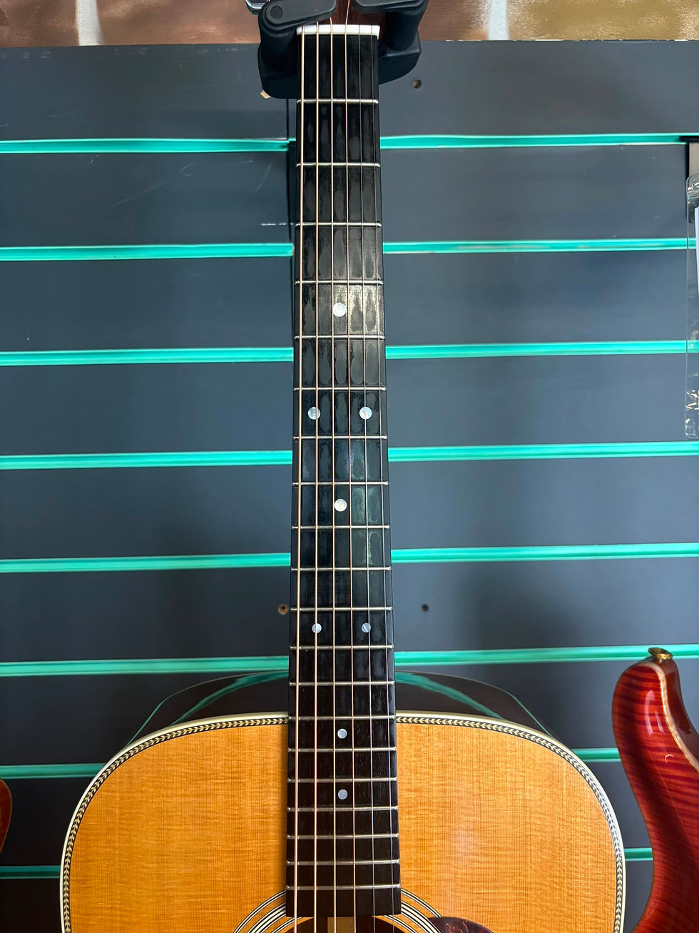 Thumbnail: Martin HD-28 Dreadnought Natural 2001 Acoustic Guitar