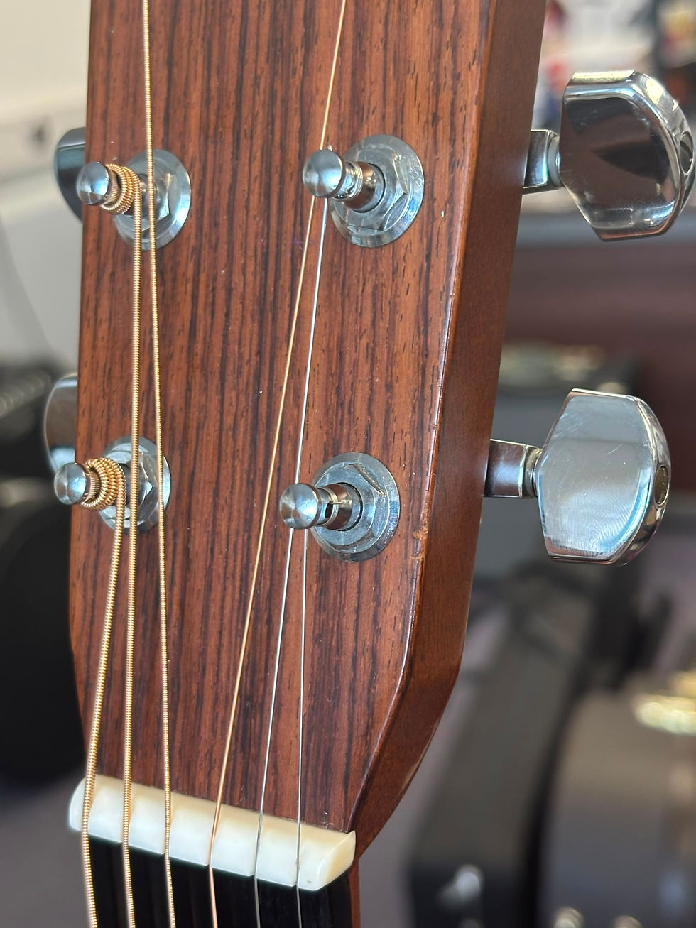 Thumbnail: Martin HD-28 Dreadnought Natural 2001 Acoustic Guitar