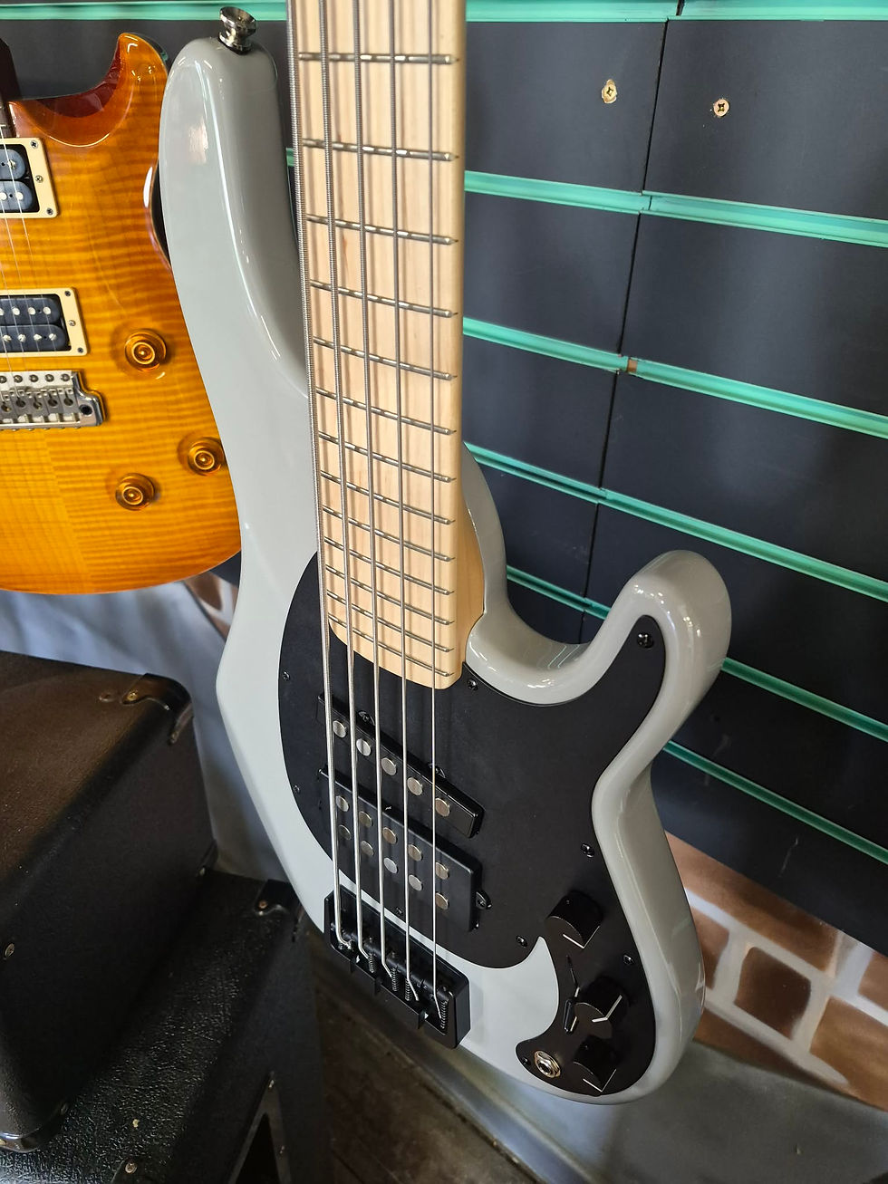 Thumbnail: Alusonic Django Standard 5 Gloss Audi RS Nardo Grey 2011 5-String Bass