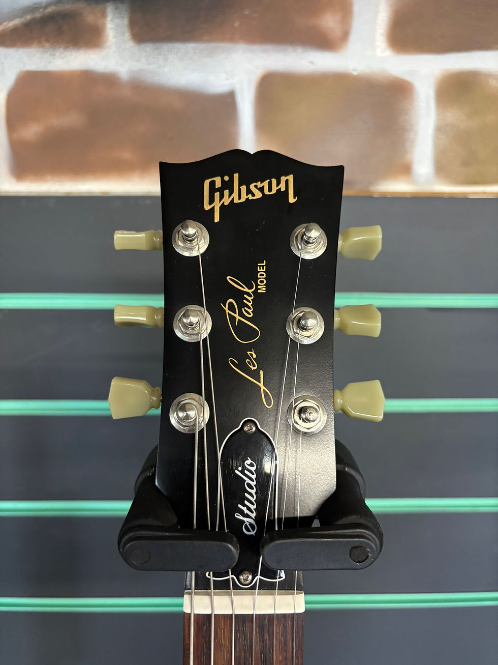 Thumbnail: Gibson Les Paul Studio Satin Cherry 2004 Electric Guitar